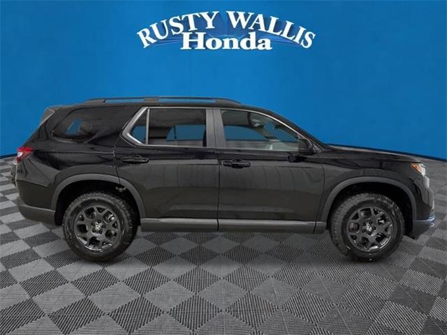 new 2025 Honda Pilot car, priced at $47,932
