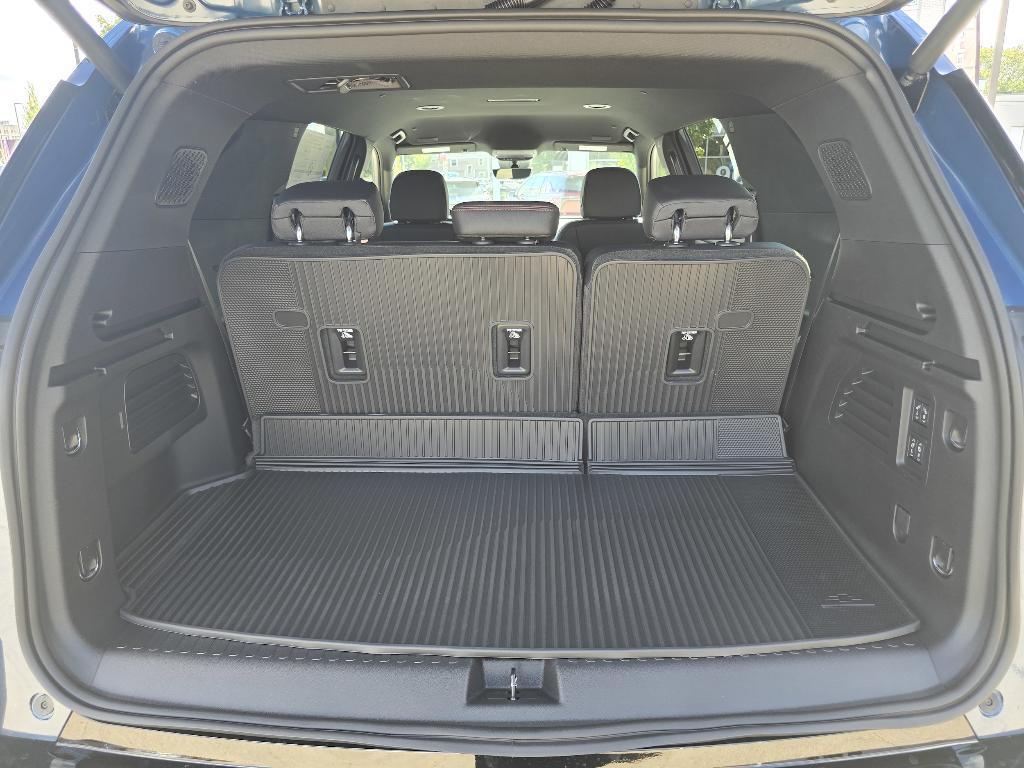 new 2026 Chevrolet Traverse car, priced at $52,720