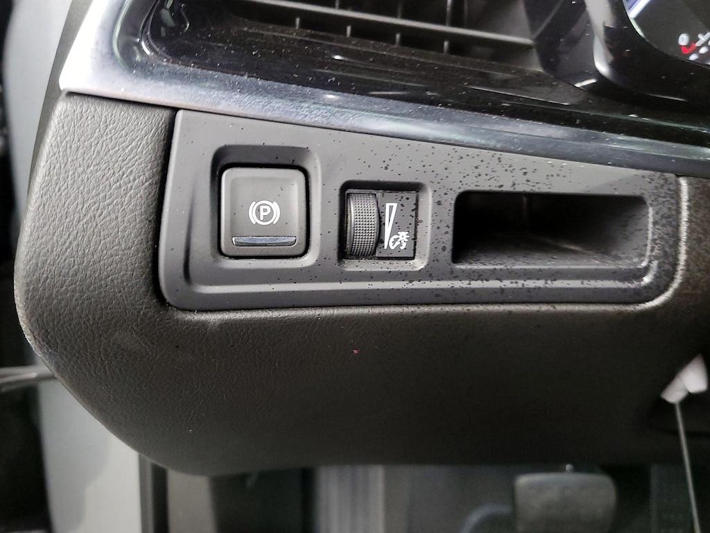 used 2025 Cadillac XT6 car, priced at $36,998