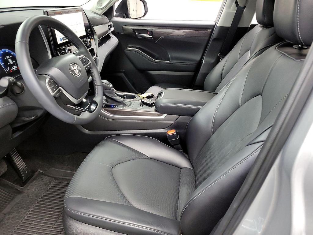 used 2023 Toyota Highlander Hybrid car, priced at $50,998