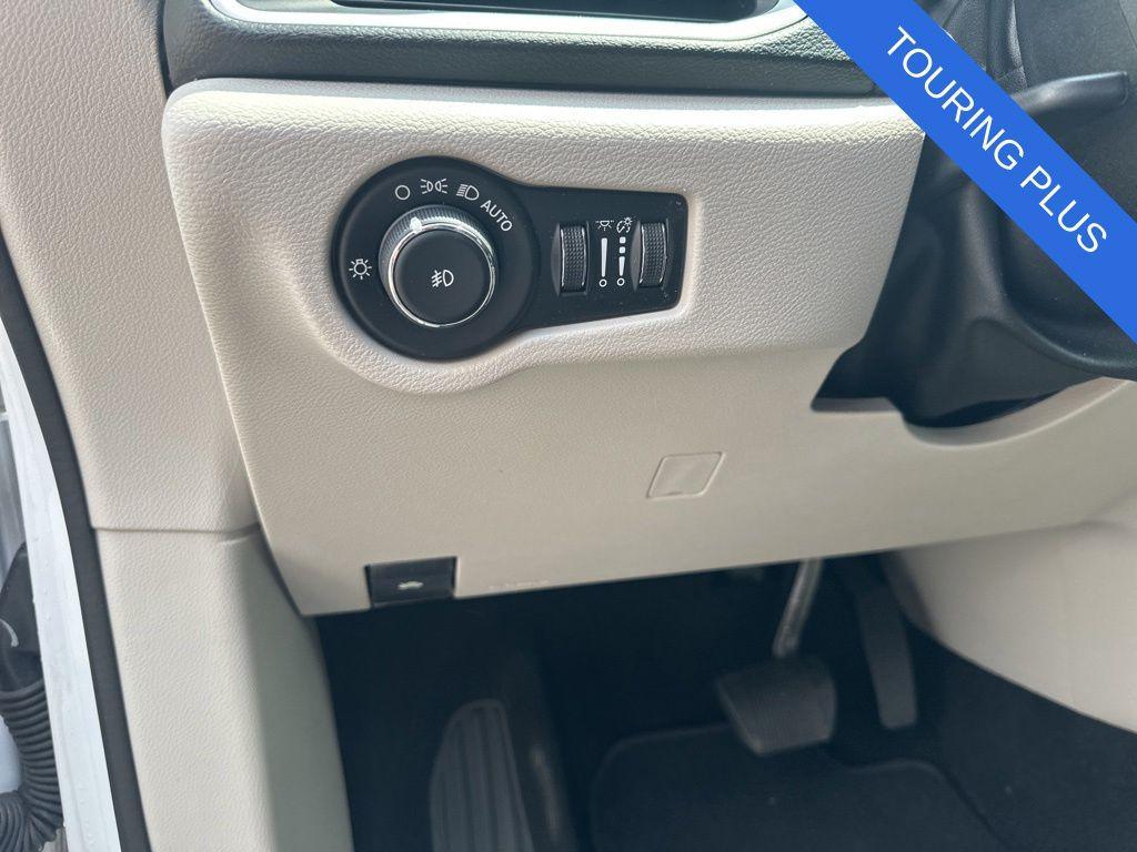 used 2020 Chrysler Pacifica car, priced at $20,268