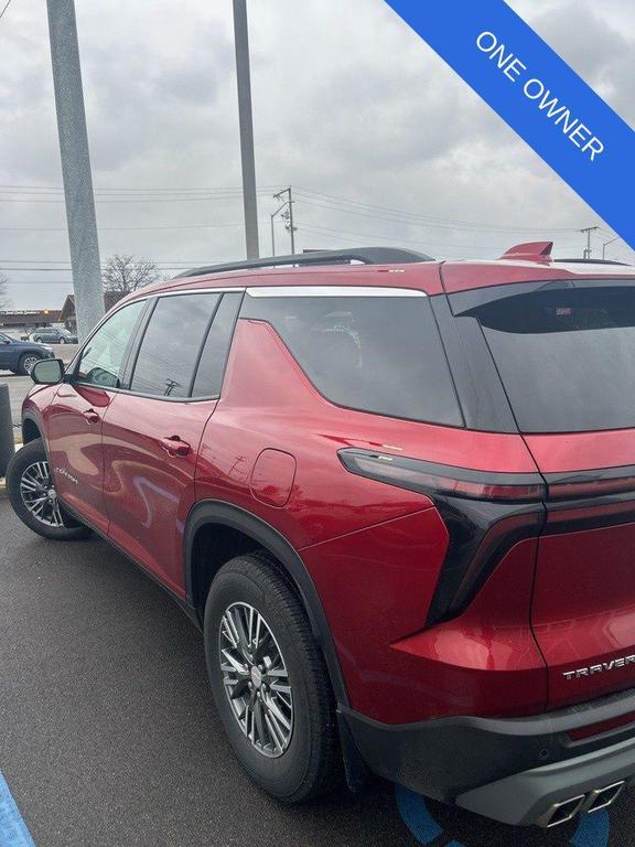 used 2024 Chevrolet Traverse car, priced at $36,400