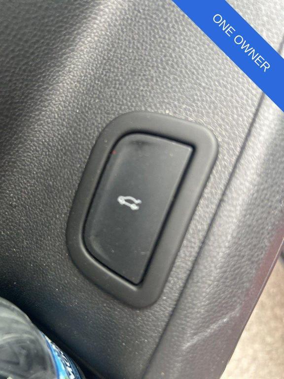 used 2024 Chevrolet Traverse car, priced at $36,400