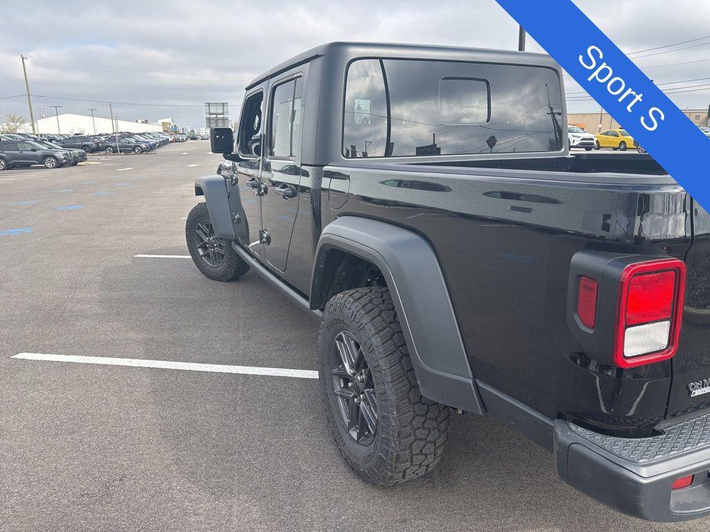 used 2025 Jeep Gladiator car, priced at $37,500