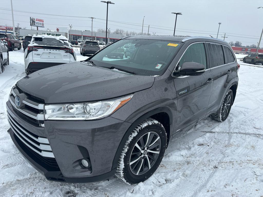 used 2018 Toyota Highlander Hybrid car, priced at $23,400
