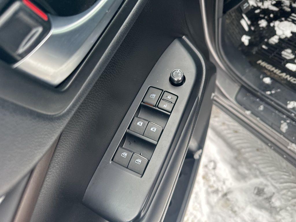 used 2018 Toyota Highlander Hybrid car, priced at $23,400