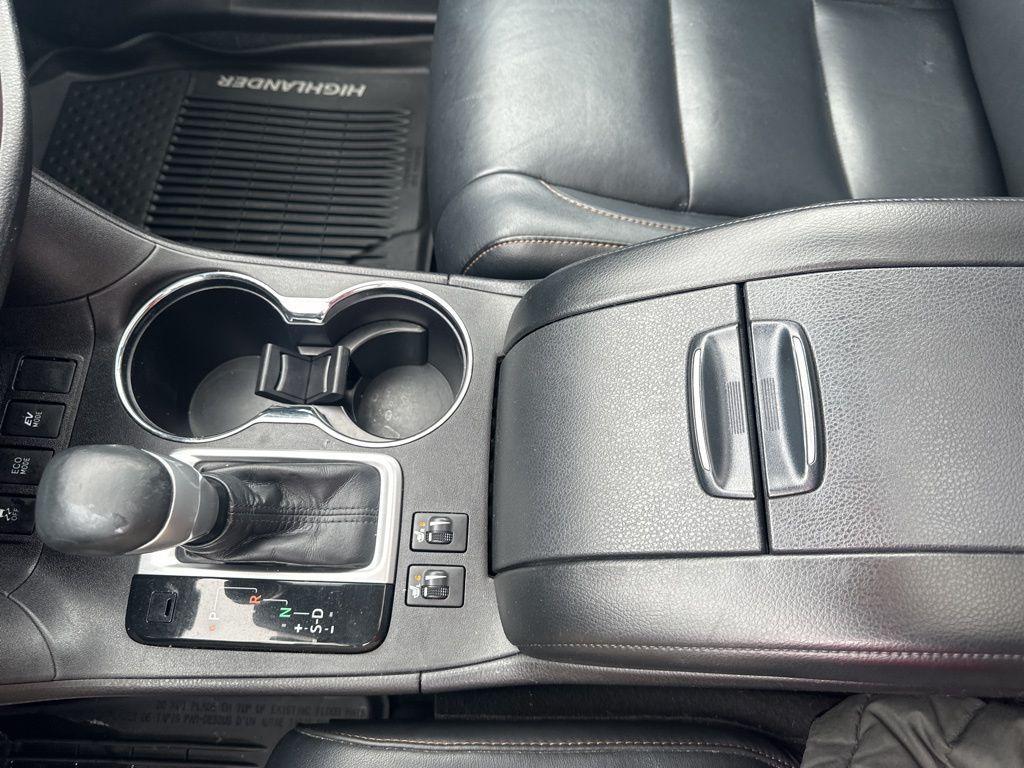 used 2018 Toyota Highlander Hybrid car, priced at $23,400