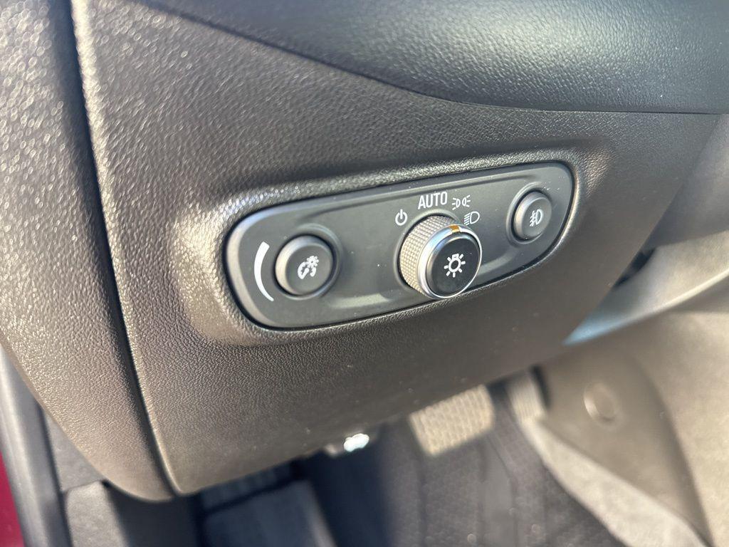 used 2021 Chevrolet Equinox car, priced at $20,800