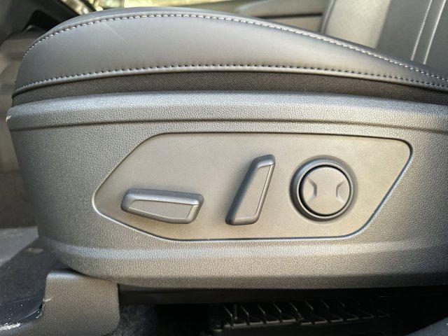 new 2026 Kia Sorento Hybrid car, priced at $42,743