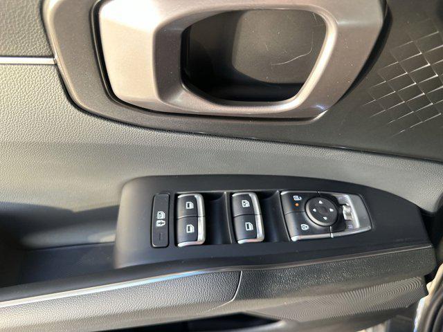 new 2026 Kia Sorento Hybrid car, priced at $42,743