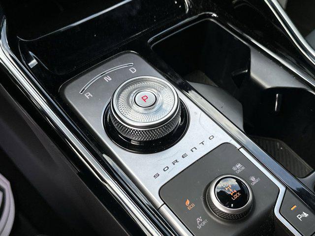 used 2025 Kia Sorento Hybrid car, priced at $35,722