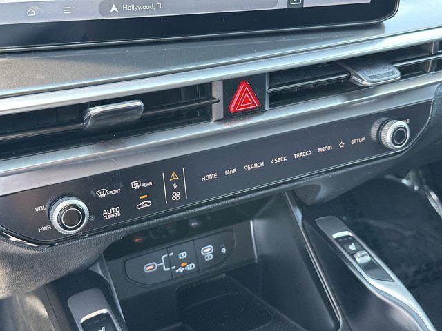 used 2025 Kia Sorento car, priced at $26,999