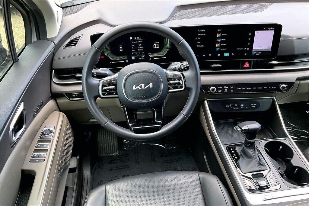 used 2025 Kia Carnival car, priced at $34,905