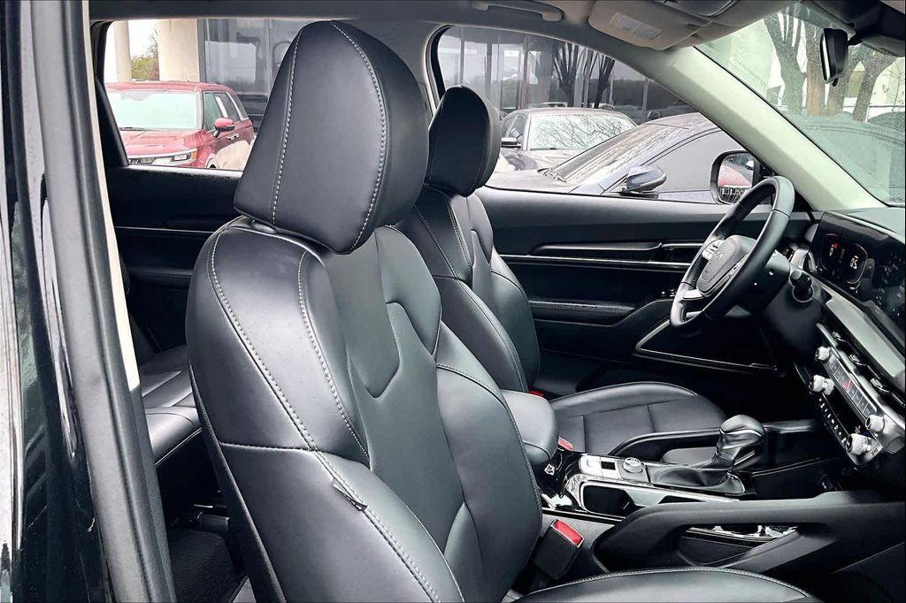 used 2025 Kia Telluride car, priced at $33,945