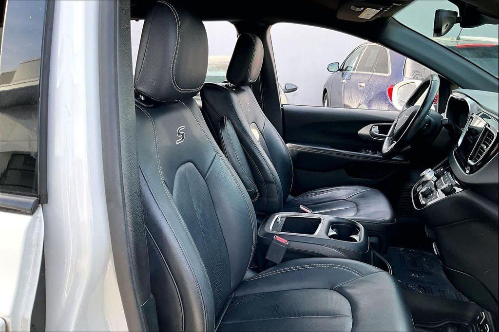 used 2018 Chrysler Pacifica car, priced at $14,656