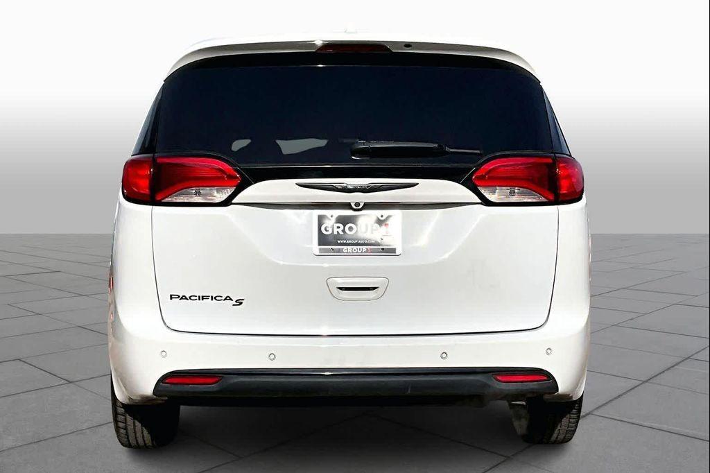 used 2018 Chrysler Pacifica car, priced at $14,656