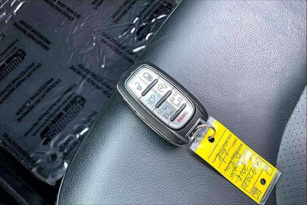 used 2018 Chrysler Pacifica car, priced at $14,656