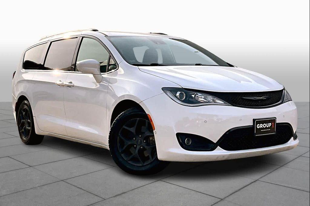 used 2018 Chrysler Pacifica car, priced at $14,656