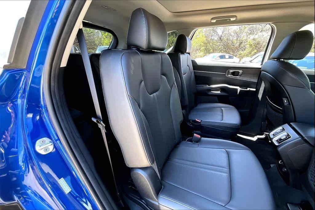 used 2023 Kia Sorento car, priced at $25,125