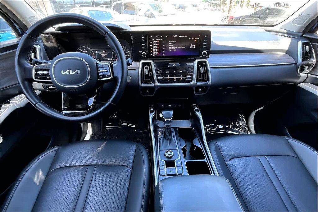 used 2023 Kia Sorento car, priced at $25,125