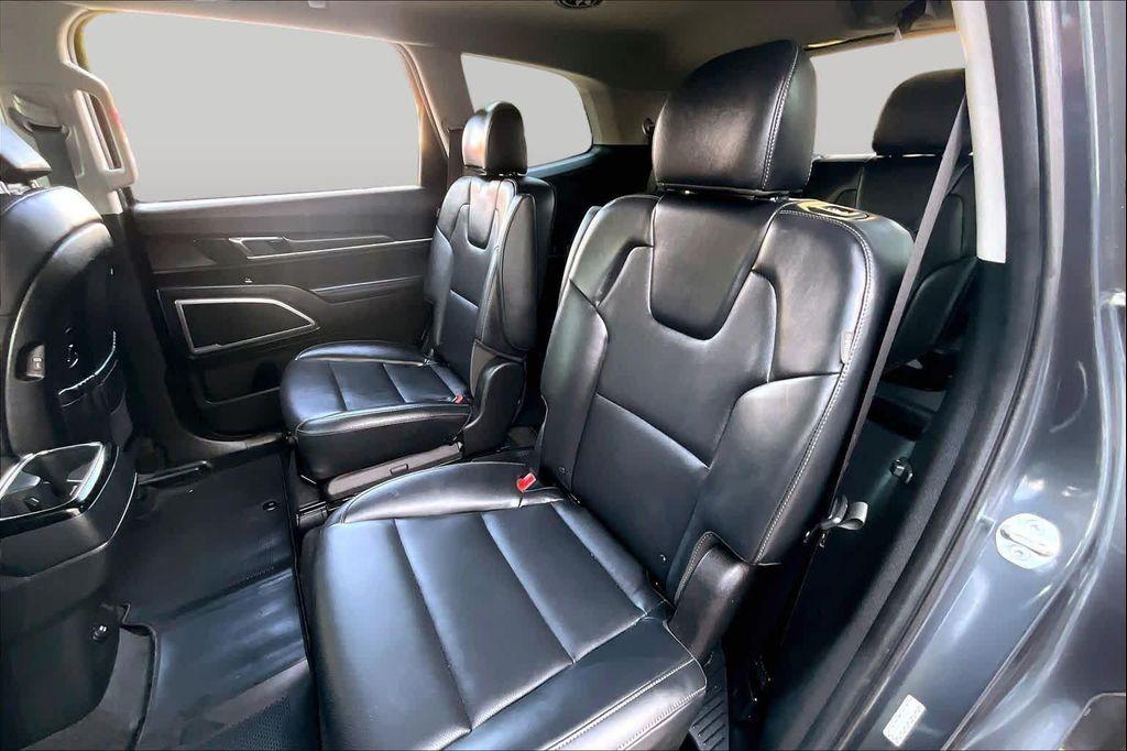 used 2024 Kia Telluride car, priced at $31,885
