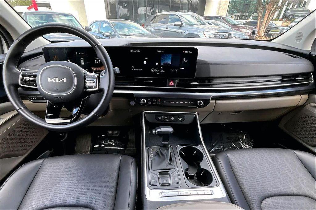 used 2025 Kia Carnival car, priced at $32,999