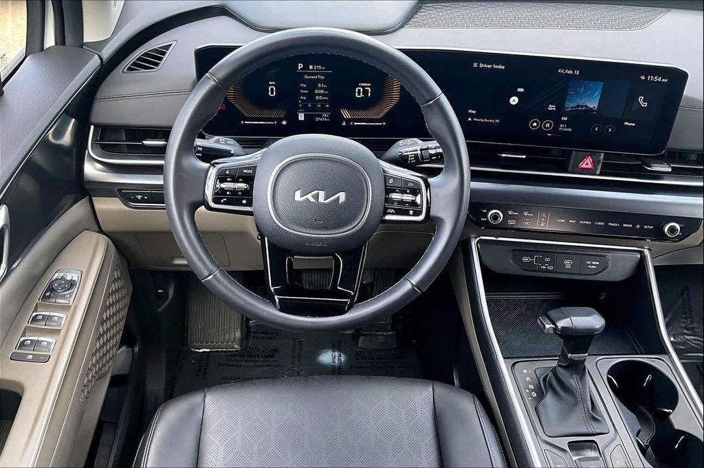 used 2025 Kia Carnival car, priced at $32,999