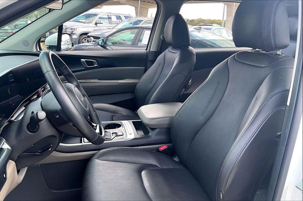 used 2025 Kia Carnival car, priced at $32,999