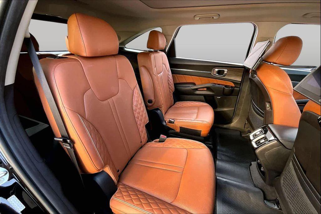 used 2022 Kia Sorento car, priced at $25,224