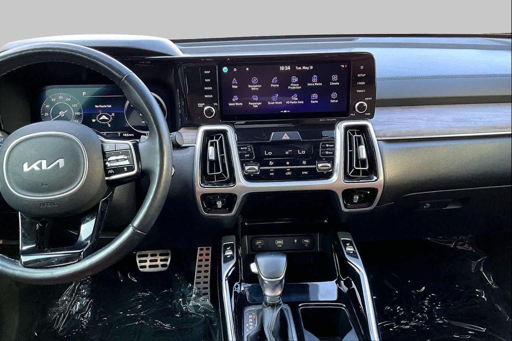used 2022 Kia Sorento car, priced at $25,224