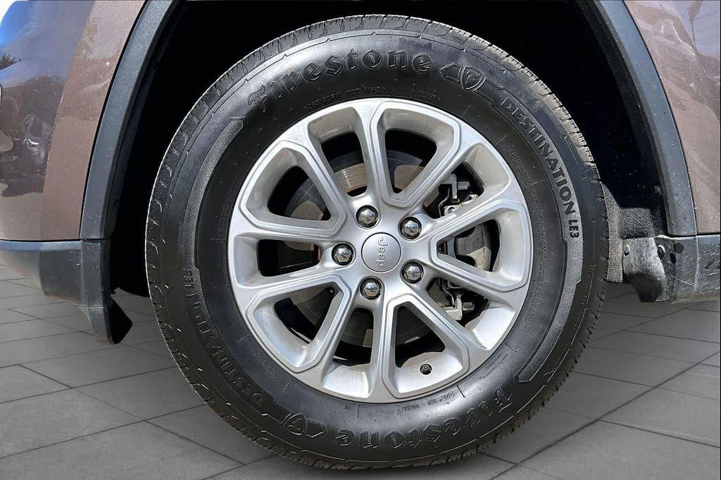 used 2021 Jeep Grand Cherokee car, priced at $19,844