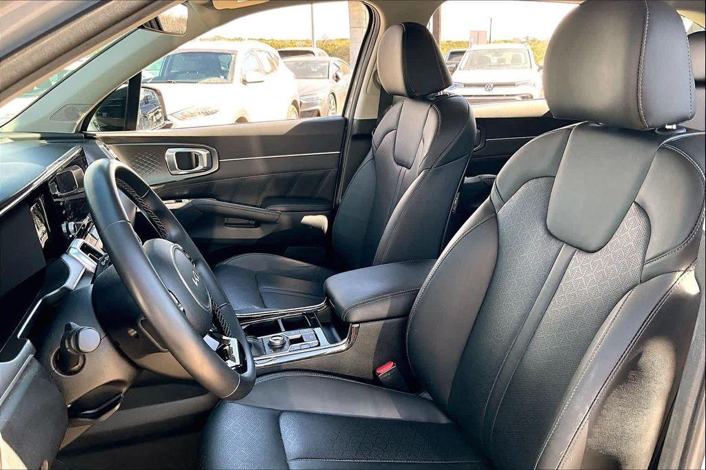 used 2023 Kia Sorento car, priced at $28,957
