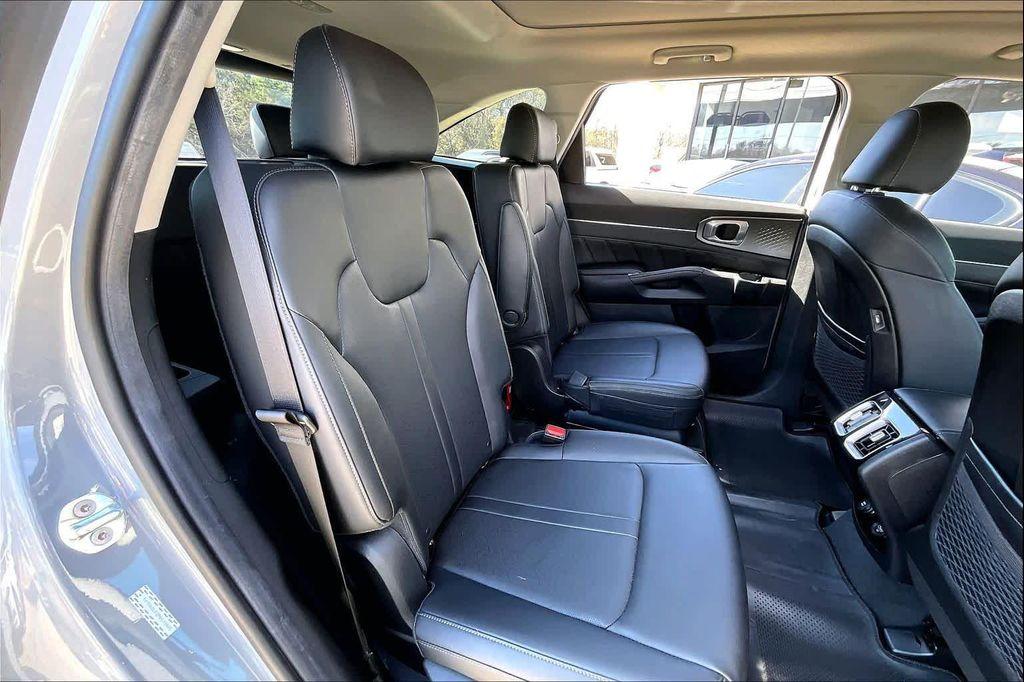 used 2023 Kia Sorento car, priced at $28,957