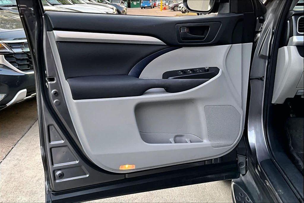 used 2017 Toyota Highlander car, priced at $17,714