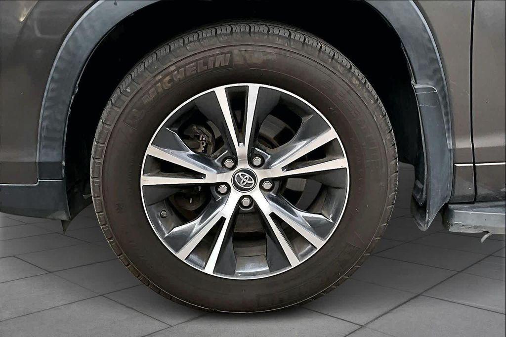 used 2017 Toyota Highlander car, priced at $17,714
