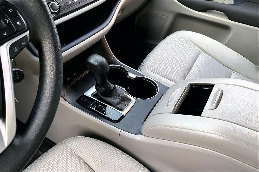 used 2017 Toyota Highlander car, priced at $17,714