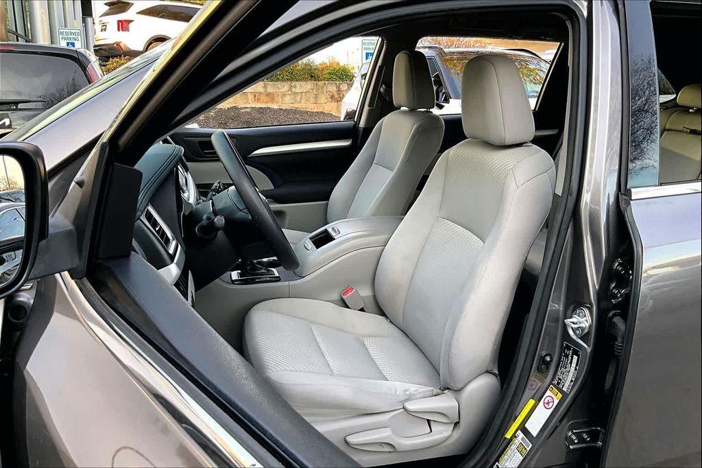 used 2017 Toyota Highlander car, priced at $17,714