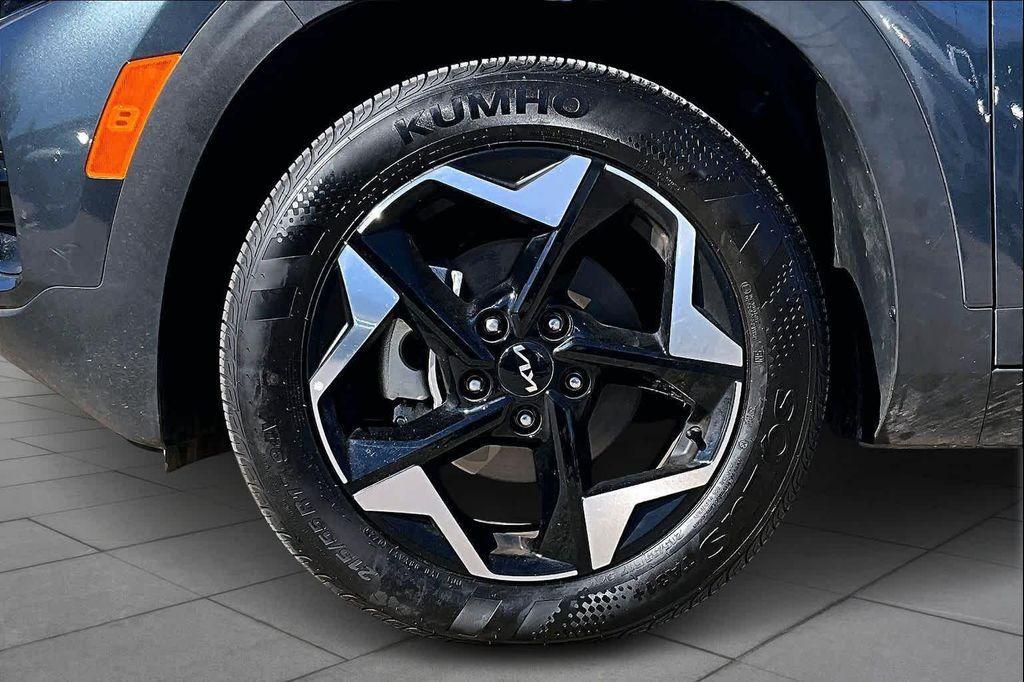 used 2025 Kia Seltos car, priced at $22,929