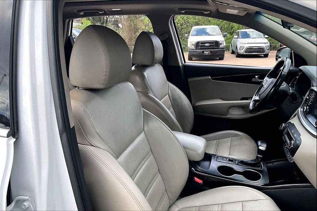 used 2020 Kia Sorento car, priced at $17,813