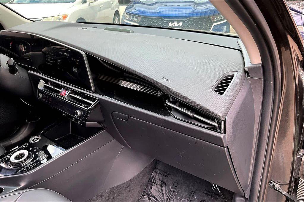 used 2023 Kia Niro Plug-In Hybrid car, priced at $25,664