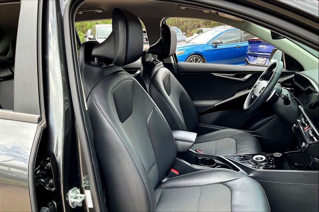 used 2023 Kia Niro Plug-In Hybrid car, priced at $25,664