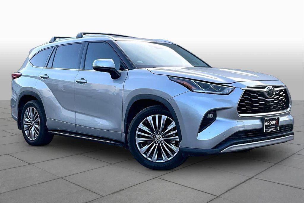 used 2020 Toyota Highlander car, priced at $30,813