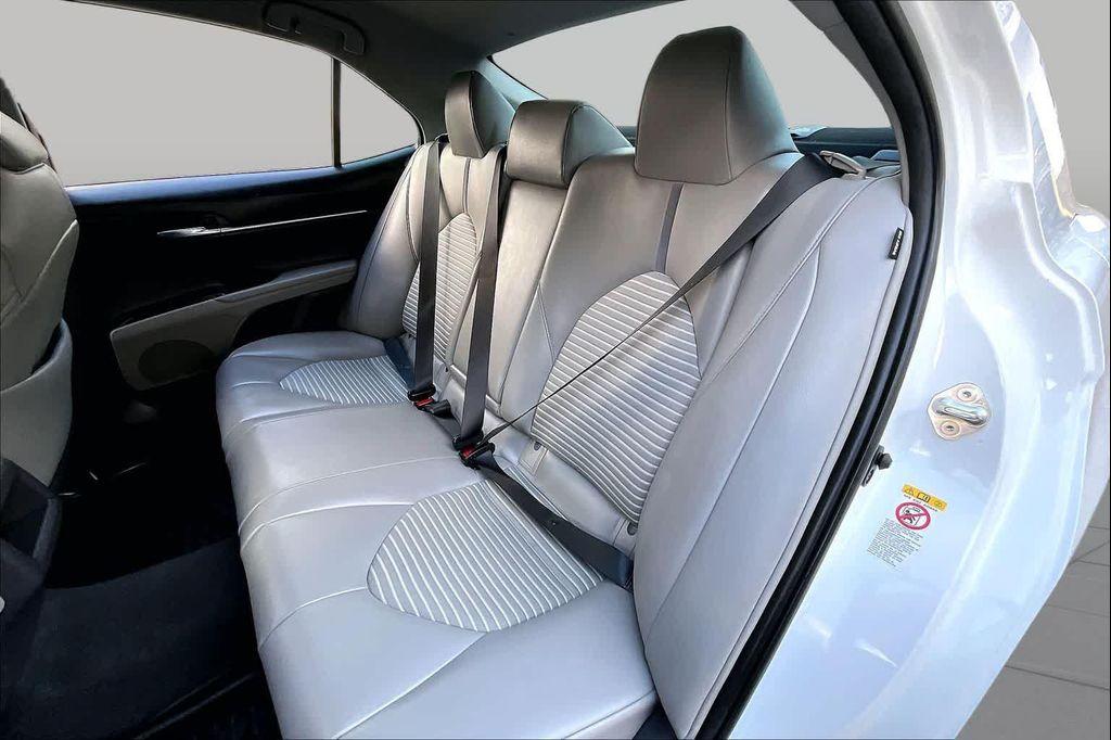 used 2018 Toyota Camry Hybrid car, priced at $18,674