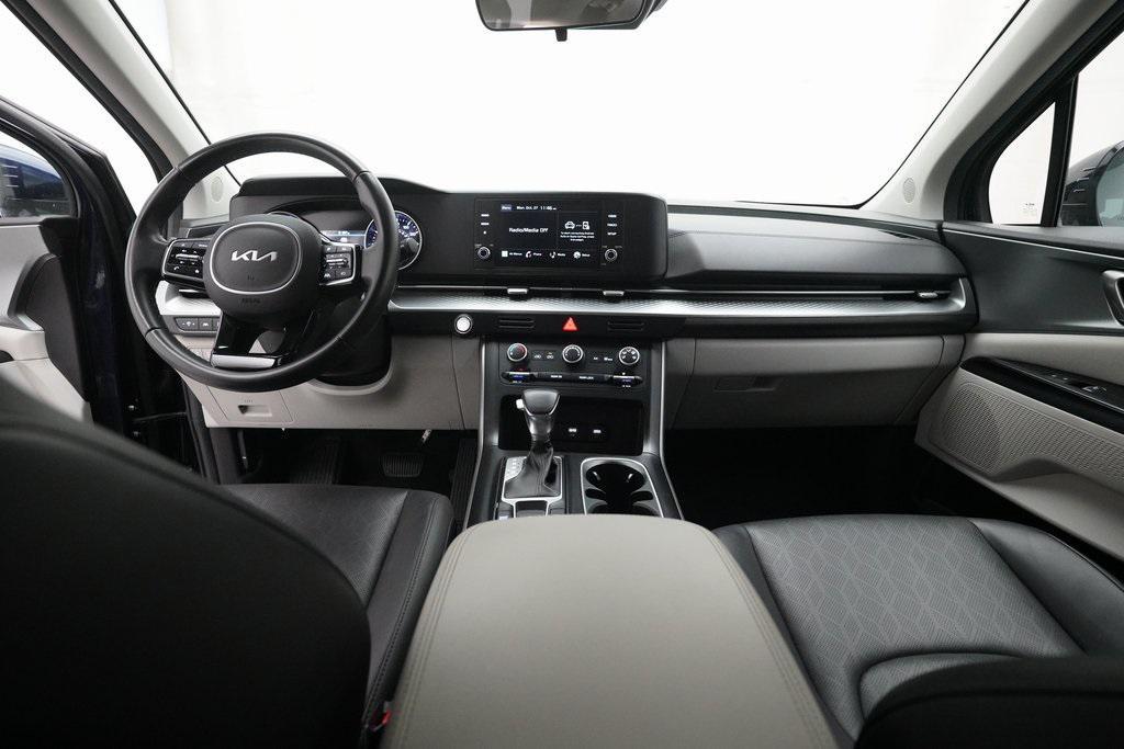 used 2024 Kia Carnival car, priced at $28,250