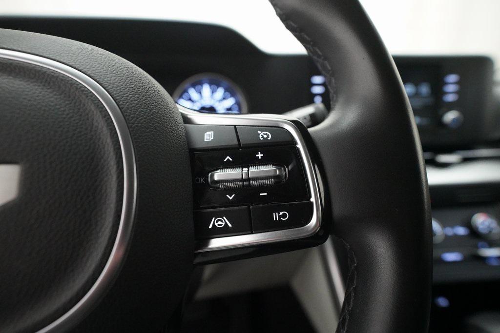 used 2024 Kia Carnival car, priced at $28,250