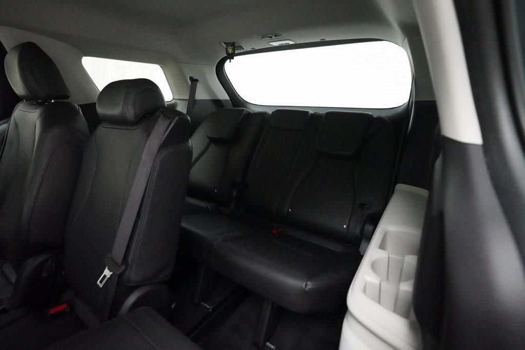 used 2024 Kia Carnival car, priced at $28,250