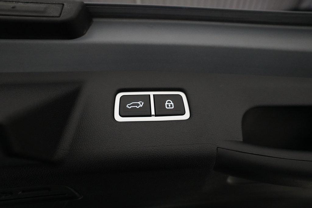 used 2023 Kia Sorento car, priced at $32,800