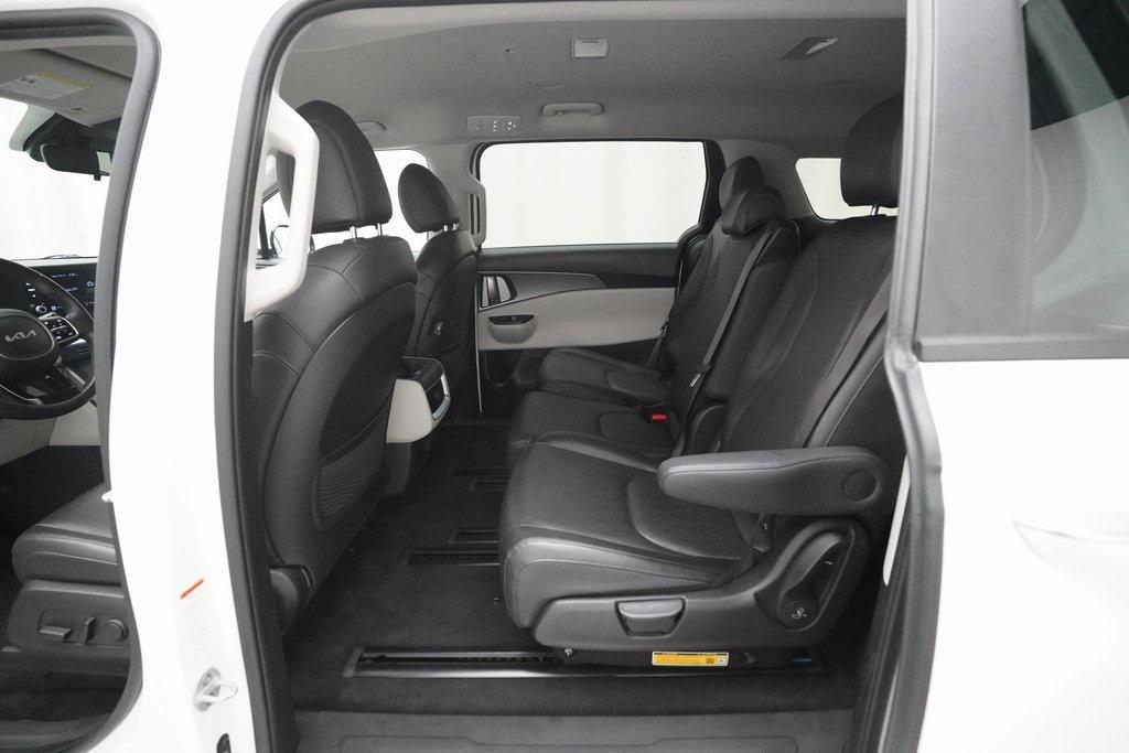 used 2024 Kia Carnival car, priced at $28,250