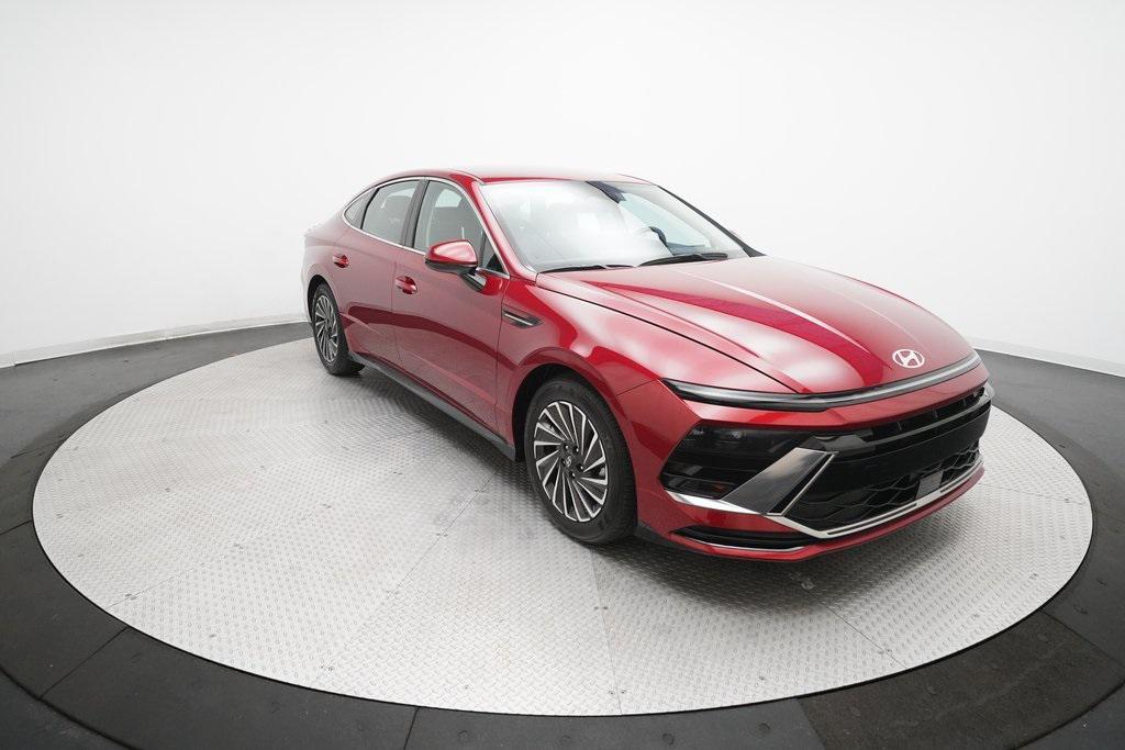 used 2024 Hyundai Sonata Hybrid car, priced at $24,200