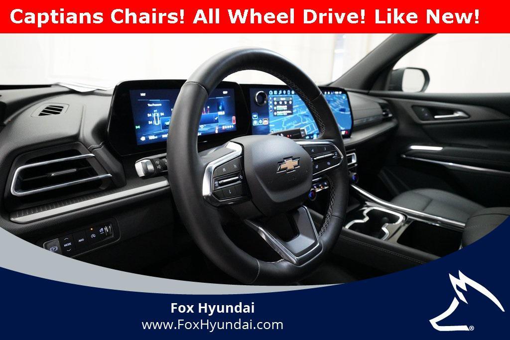 used 2025 Chevrolet Traverse car, priced at $35,900